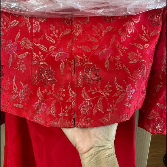 Beautiful formal, 3 pieces. Only been worn 2 - Picture 7 of 12